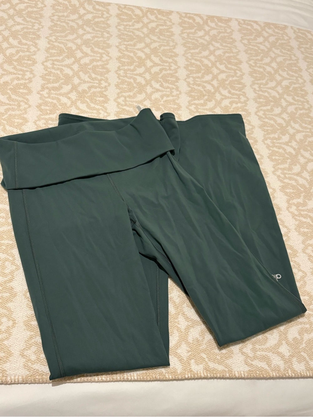 ALO Yoga High-Waist Flare Legging In Clover Green